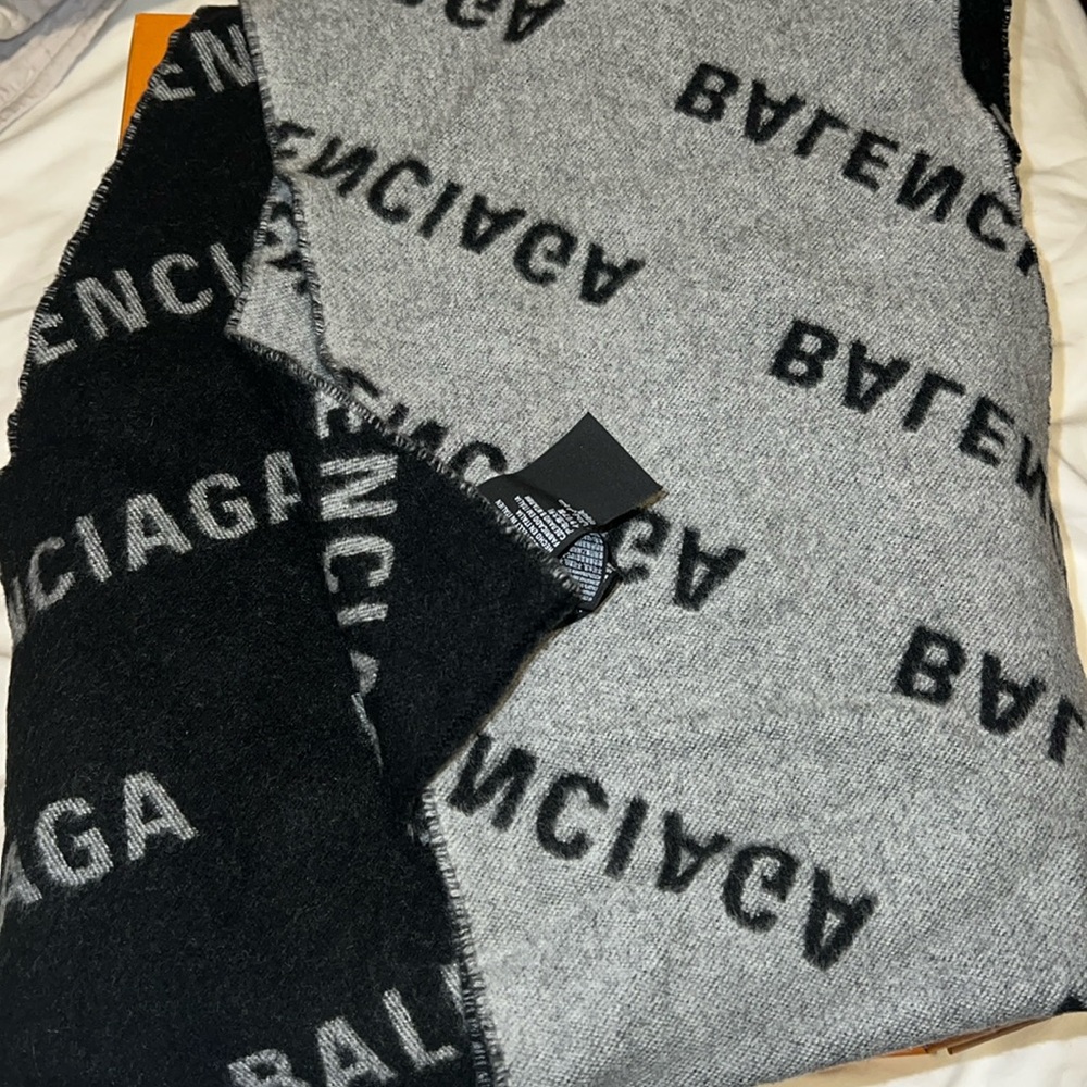 COPY - Balenciaga logo scarf